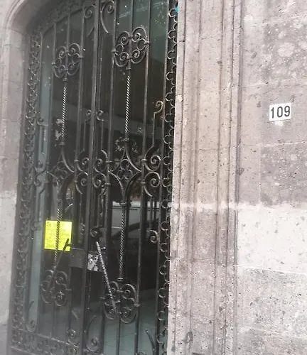 Pensión Zocalo *
